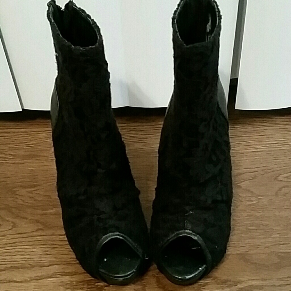 Carlos Santana Black Peep-Toe Ankle Booties
